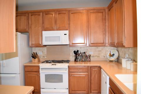 2775 Beacon Point Cir, Elgin, IL 60124 photo 5