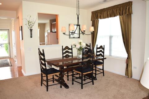 2775 Beacon Point Cir, Elgin, IL 60124 photo 4