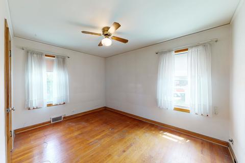 1319 E Oakton St, Des Plaines, IL 60018 photo 13