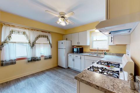 1319 E Oakton St, Des Plaines, IL 60018 photo 7
