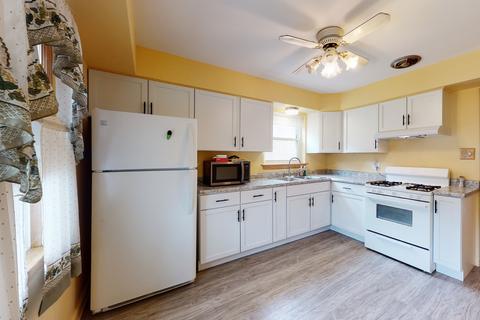 1319 E Oakton St, Des Plaines, IL 60018 photo 6
