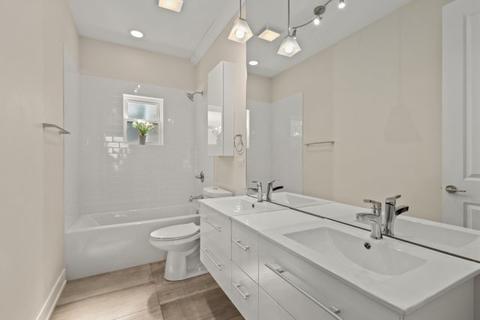 641 E Bowen Ave, Chicago, IL 60653 photo 25
