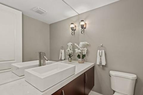 641 E Bowen Ave, Chicago, IL 60653 photo 29