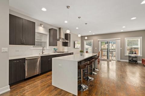 641 E Bowen Ave, Chicago, IL 60653 photo 11