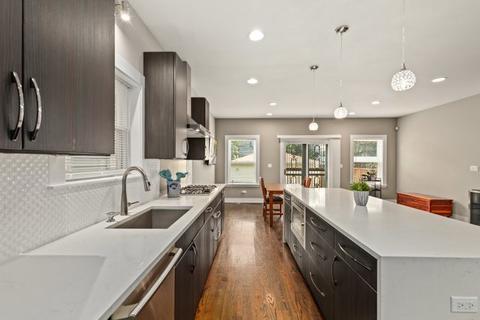 641 E Bowen Ave, Chicago, IL 60653 photo 13