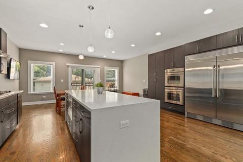 641 E Bowen Ave, Chicago, IL 60653 photo 12