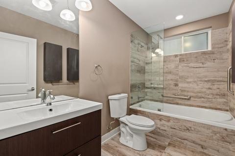 641 E Bowen Ave, Chicago, IL 60653 photo 36