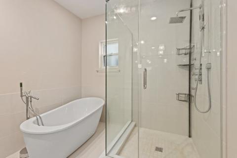641 E Bowen Ave, Chicago, IL 60653 photo 26