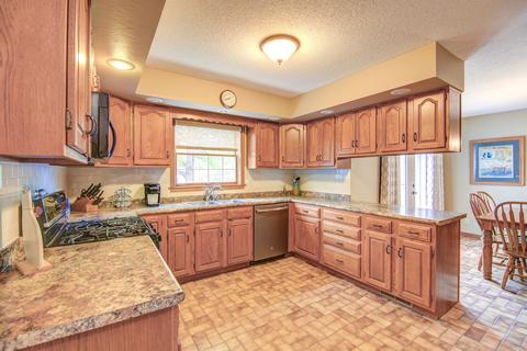 2107 E 39th St, Sterling, IL 61081 photo 11