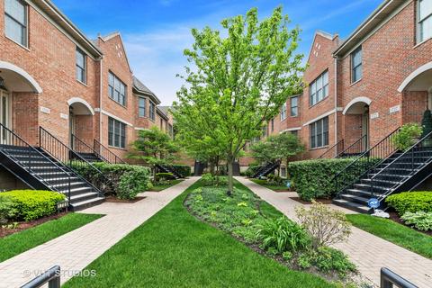 1711 Dewes St, Glenview, IL 60025 photo 1