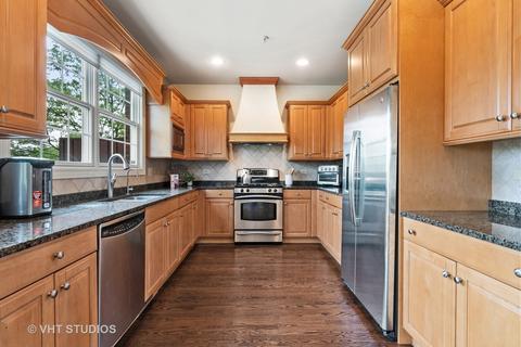 1711 Dewes St, Glenview, IL 60025 photo 7