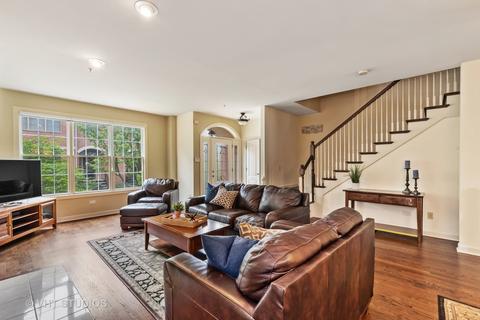 1711 Dewes St, Glenview, IL 60025 photo 3