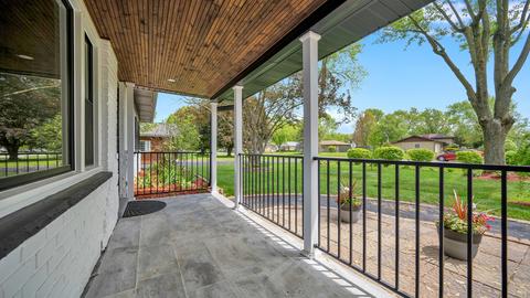 660 Konen Ave, Aurora, IL 60505 photo 3