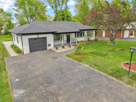 660 Konen Ave, Aurora, IL 60505 photo 2