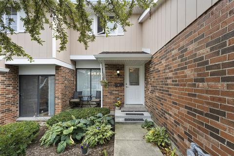 1182 Leicester Ct, Wheaton, IL 60189 photo 21