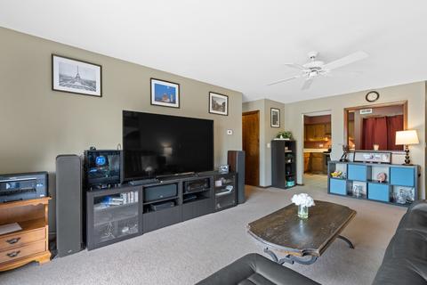 1302 E Washington St #A2, Des Plaines, IL 60016 photo 3