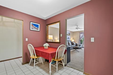1302 E Washington St #A2, Des Plaines, IL 60016 photo 6