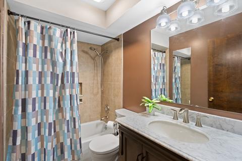 1302 E Washington St #A2, Des Plaines, IL 60016 photo 12