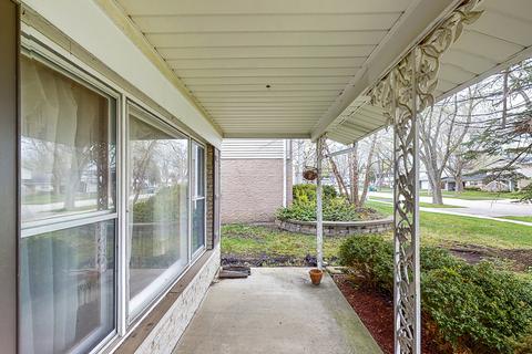 413 Norman Ct, Des Plaines, IL 60016 photo 3