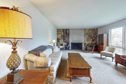 413 Norman Ct, Des Plaines, IL 60016 photo 4