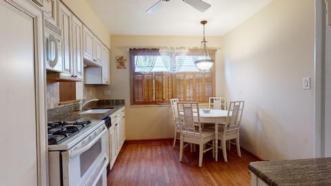 413 Norman Ct, Des Plaines, IL 60016 photo 12