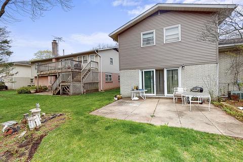 413 Norman Ct, Des Plaines, IL 60016 photo 2