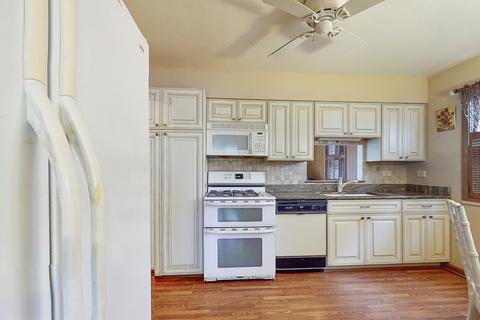 413 Norman Ct, Des Plaines, IL 60016 photo 14