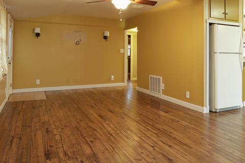 308 E Oak St, Downs, IL 61736 photo 2