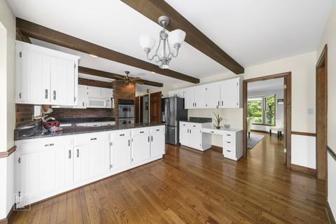 8425 Clynderven Rd, Burr Ridge, IL 60527 photo 5