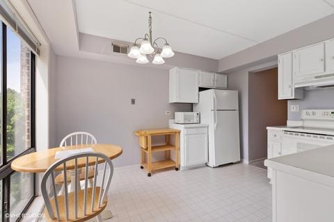 5511 Chateau Dr #2, Rolling Meadows, IL 60008 photo 6