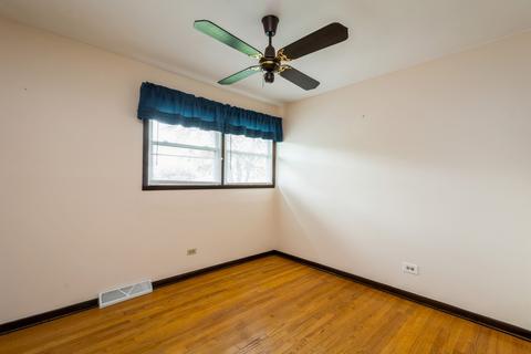 7706 W 82nd St, Bridgeview, IL 60455 photo 8