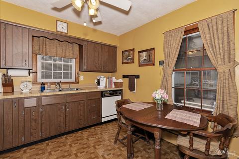 9613 Main St, Hebron, IL 60034 photo 8