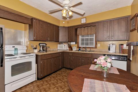 9613 Main St, Hebron, IL 60034 photo 7