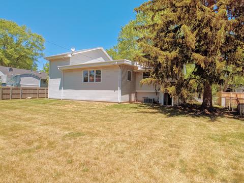1005 Kenilworth Dr, Wheeling, IL 60090 photo 3