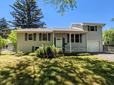 1005 Kenilworth Dr, Wheeling, IL 60090 photo 1
