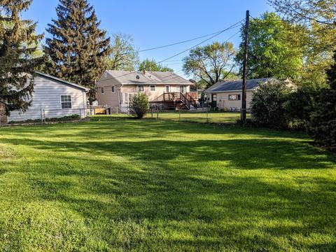 1005 Kenilworth Dr, Wheeling, IL 60090 photo 2