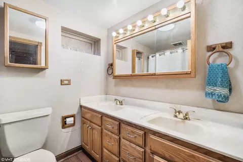 192 Dulles Rd, Des Plaines, IL 60016 photo 9
