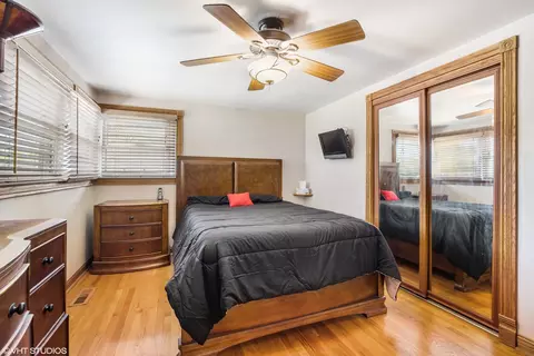 192 Dulles Rd, Des Plaines, IL 60016 photo 5