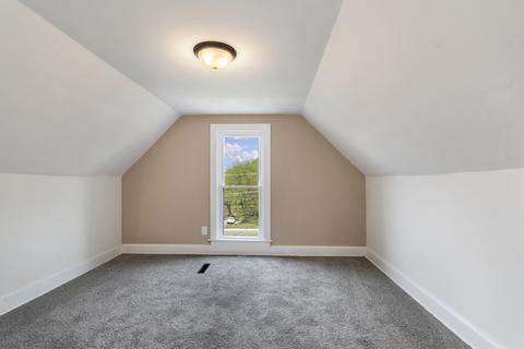 559 Wellington Ave, Elgin, IL 60120 photo 14