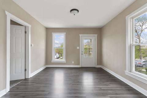 559 Wellington Ave, Elgin, IL 60120 photo 7