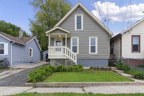 559 Wellington Ave, Elgin, IL 60120 photo 1