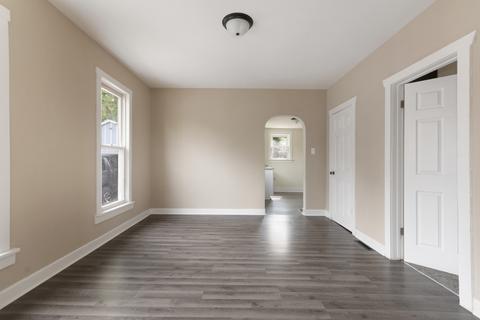 559 Wellington Ave, Elgin, IL 60120 photo 5