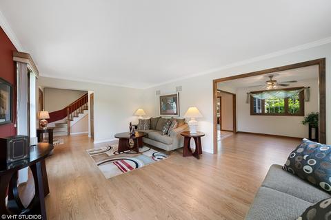 1649 Briarcliffe Blvd, Wheaton, IL 60189 photo 4