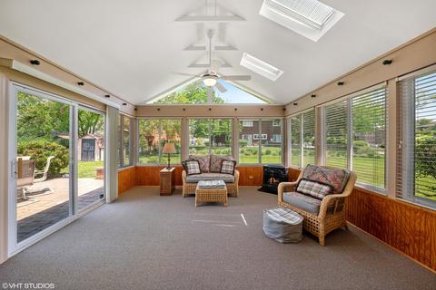 1649 Briarcliffe Blvd, Wheaton, IL 60189 photo 6