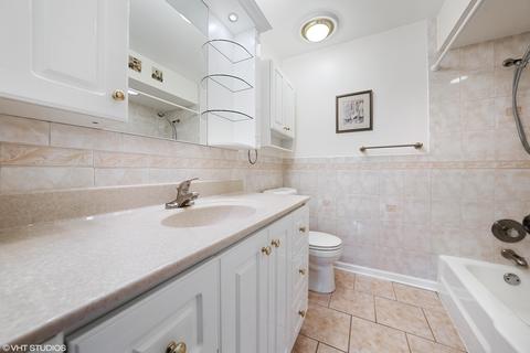 1649 Briarcliffe Blvd, Wheaton, IL 60189 photo 10