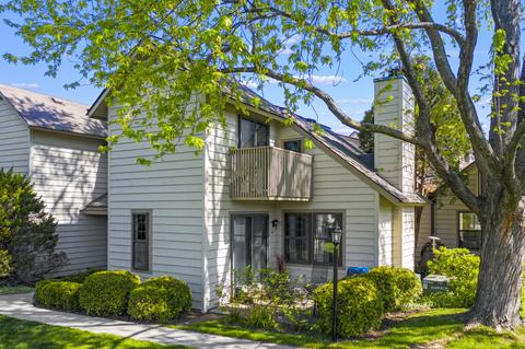 647 Mitchell Ct, Gurnee, IL 60031 photo 1