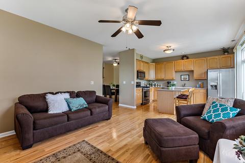 2938 Falling Waters Dr, Lindenhurst, IL 60046 photo 5