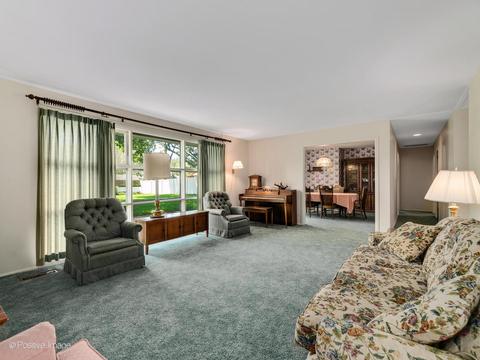 504 Bridle Ln, Wheaton, IL 60187 photo 3