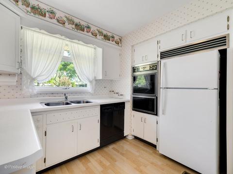 504 Bridle Ln, Wheaton, IL 60187 photo 10