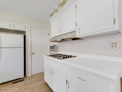504 Bridle Ln, Wheaton, IL 60187 photo 11